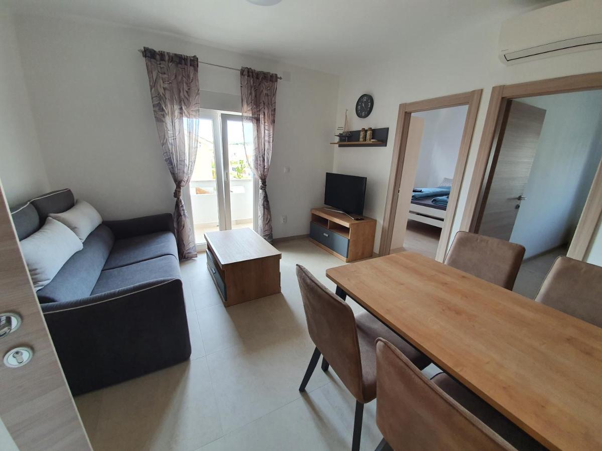 Apartmani Bozic-Tokic Krk Town Buitenkant foto