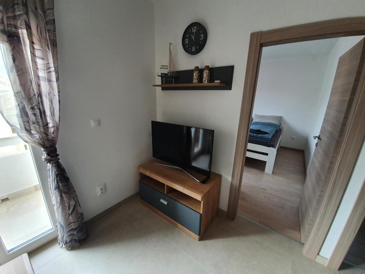 Apartmani Bozic-Tokic Krk Town Buitenkant foto