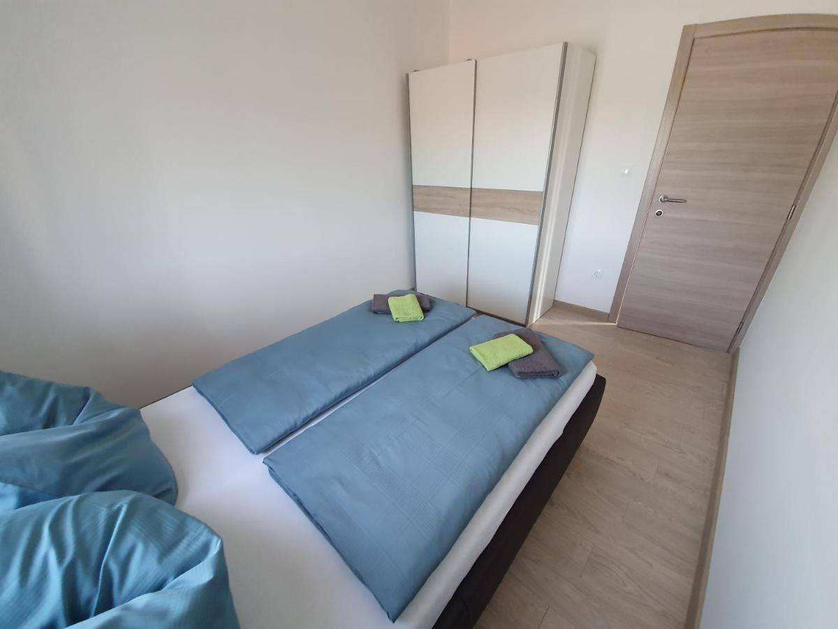 Apartmani Bozic-Tokic Krk Town Buitenkant foto