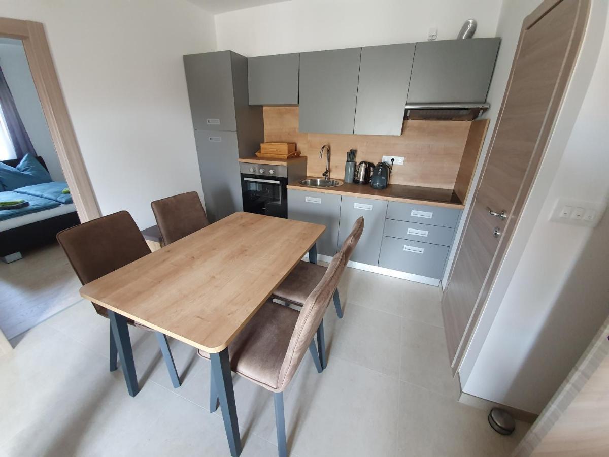 Apartmani Bozic-Tokic Krk Town Buitenkant foto
